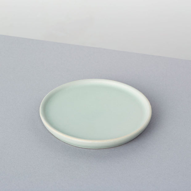 かなでもののセラミックを使用したシンプルで爽やかな色合いのライトグリーンの鉢皿