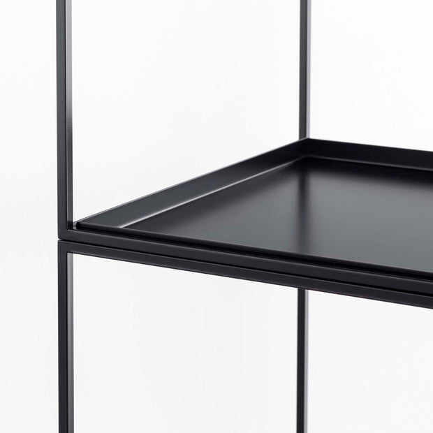かなでものの天板が取り外せるブラックスチールのシャープなサイドテーブルM(スタッキング使用例)
