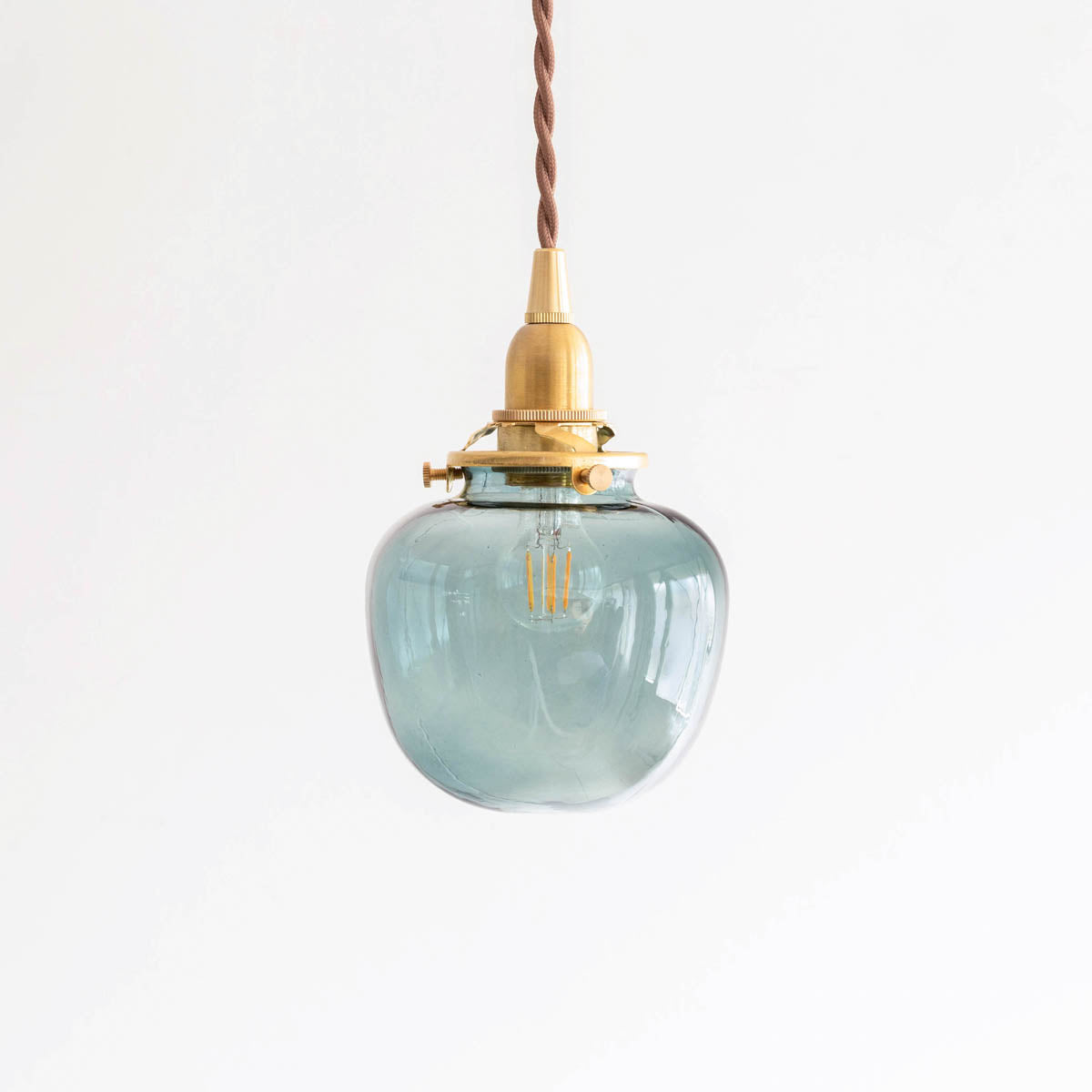 Glass × Brass　リンゴのようなガラスのペンダントライト　green