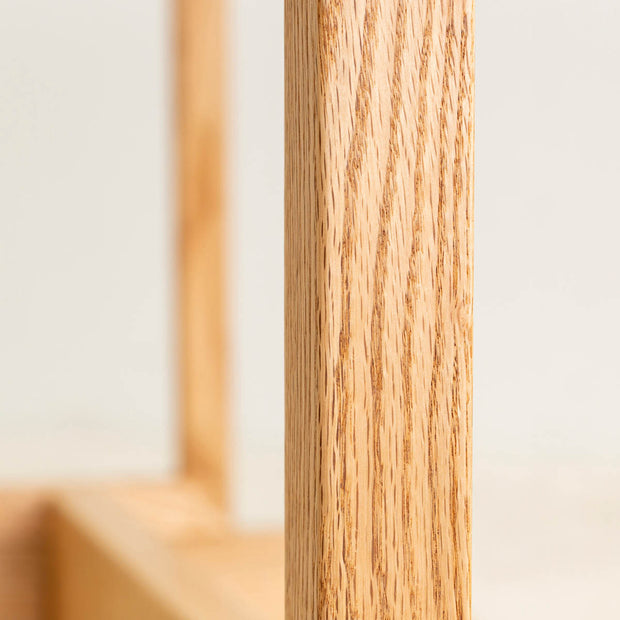 FavricaのナチュラルカラーのIライン木製脚
