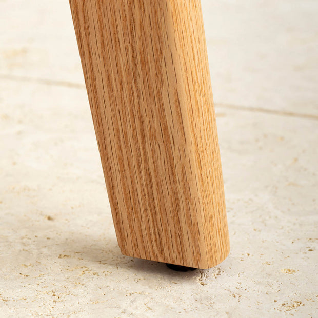 Favricaのピンタイプ・ナチュラルカラーの木製脚（アジャスター部分）