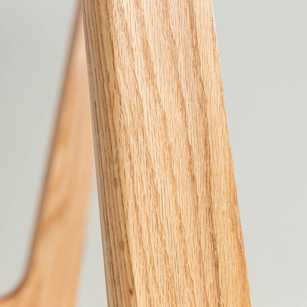 Favricaのナチュラルカラーのトラぺゾイド型木製脚