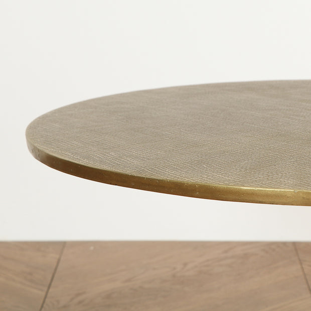 アンティーク感のあるゴールドと落ち着いたブラックの組み合わせが美しいコーヒーテーブル（天板）