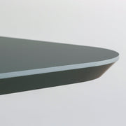 KanademonoのFENIXオリーブ天板にCloudカラーのスクエアスチール脚を組み合わせたテーブル（天板エッジ）
