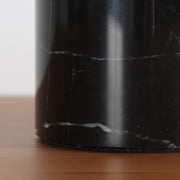 大理石と真鍮の融合が美しいテーブルランプ（ベース部分）クローズアップ