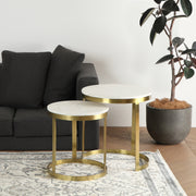 ゴールド脚とホワイトの天板の融合が美しいサイドテーブルの使用例