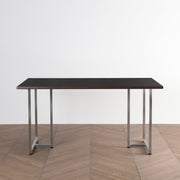 GemoneのラバーウッドBlackbrownの天板とT字型のステンレス脚を組み合わせたテーブル