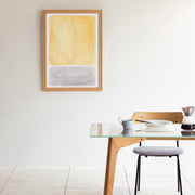 KANADEMONOのイエローとグレーの水彩がお部屋の雰囲気を明るくするアートA1＋ナチュラルフレーム（壁掛け使用例2）