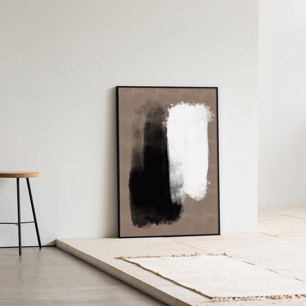 KANADEMONOのブラウンに白と黒の大胆なペイントが空間を引き締めるシックモダンな抽象画アートA1＋ブラックフレーム（エントランス使用例）