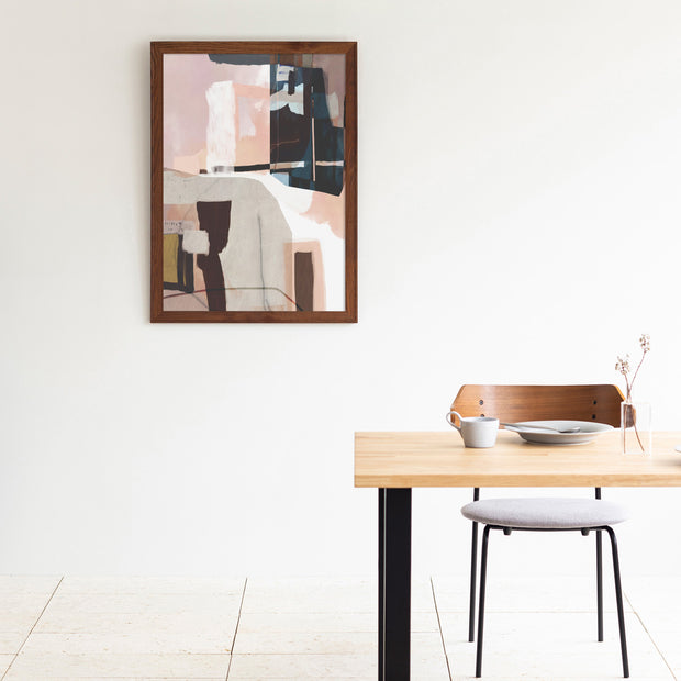 KANADEMONOの淡い配色にアクセントカラーを織り交ぜたモダンな抽象画アートA1＋ブラウン木製フレーム（ダイニング使用例）