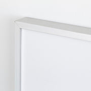 KANADEMONOの明るいネイビーとベージュのコントラストがユニークな印象のジオメトリックアートA1＋シルバーフレーム（フレーム）