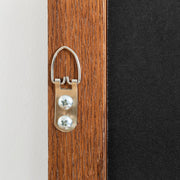KANADEMONOのモノトーンでラフに描かれた筆のタッチが無骨な印象のモダンアートA1＋ブラウン木製フレーム（フレーム裏面金具）