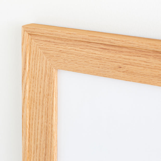 KANADEMONOのベージュにグレーのドローイングが優しい印象のナチュラルモダンなラインアートA1＋ナチュラル木製フレーム（フレーム）