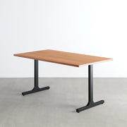 KANADEMONOのブラックチェリー天板とマットブラックのIライン鉄脚を組み合わせたシンプルモダンなテーブル