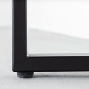 KANADEMONOのホワイトオーク天板にブラックのレグタングル鉄脚を組み合わせたテーブル（アジャスター）