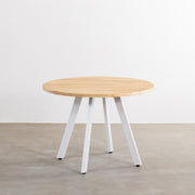 かなでもののラバーウッドの天板とホワイトの4pinアイアン脚を組み合わせたすっきりとしたデザインの直径100cmのカフェテーブル