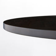 かなでもののブラックブラウンの天板とマットブラックの4pinアイアン脚を組み合わせたすっきりとしたデザインの直径100cmのカフェテーブル（天板厚み）