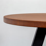かなでもののチークブラウンの天板とマットブラックの4pinアイアン脚を組み合わせたすっきりとしたデザインの直径65cmのカフェテーブル（天板厚み）