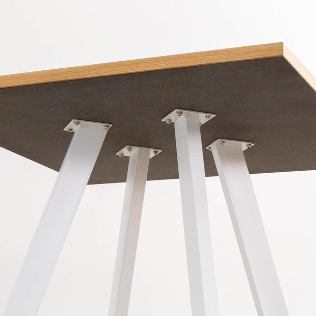 kanademonoのリノリウムPEBBLE天板とマットホワイト4pin脚の一辺80cmスクエアカフェテーブル（脚接着面）