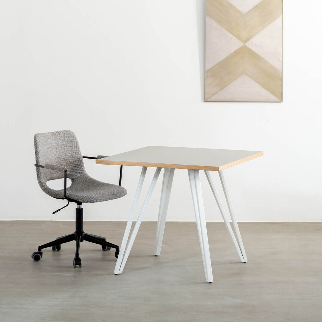 THE CAFE TABLE / リノリウム White Steel トライアングル 4pin