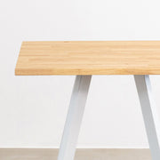 かなでもののラバーウッド材のスクエア天板Naturalとホワイトの4pinアイアン脚を組み合わせたすっきりとしたデザインのカフェテーブル（天板と脚）