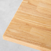 かなでもののラバーウッド材のスクエア天板Naturalとホワイトの4pinアイアン脚を組み合わせたすっきりとしたデザインのカフェテーブル（天板）