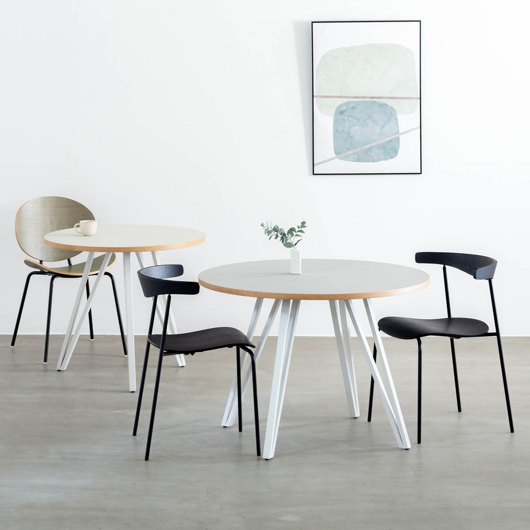 THE CAFE TABLE / リノリウム White Steel トライアングル 4pin × ラウンド φ81 - 100 –  KANADEMONO