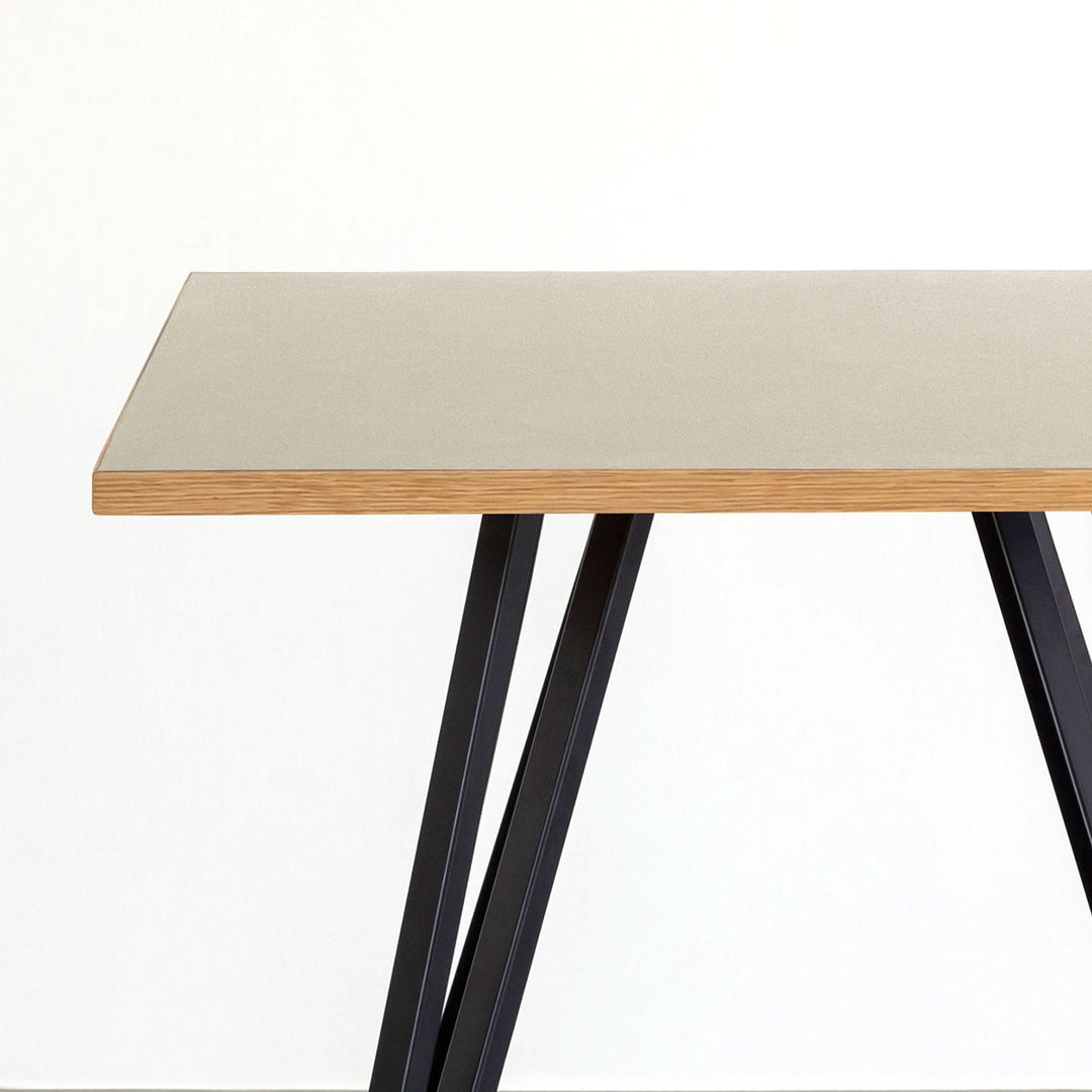 THE CAFE TABLE / リノリウム Black Steel トライアングル 4pin