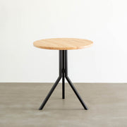 Kanademonoのラバーウッド ・ナチュラル天板とスマートなデザインのトライポッド脚を組み合わせたカフェテーブル2