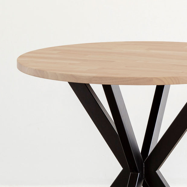 Kanademonoラバーウッド・Ashのラウンド天板とデザイン性の高いXラインの脚を組み合わせたカフェテーブル（天板と脚）
