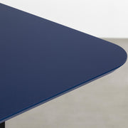 KanademonoのFENIXネイビー天板にブラックのIライン鉄脚を合わせたテーブル（角）