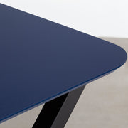 KanademonoのFENIXネイビー天板にブラックのＸライン鉄脚を合わせたテーブル（角）