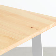 KANADEMONOの岐阜桧天板とマットホワイトのAライン鉄脚を組み合わせたシンプルモダンなテーブル（天板）