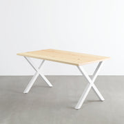 KANADEMONOの岐阜桧天板とマットホワイトのXライン鉄脚を組み合わせたシンプルモダンなテーブル
