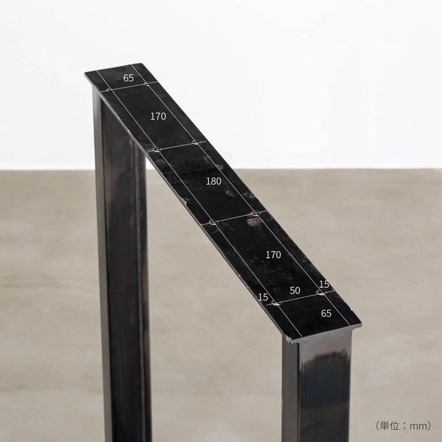 Kanademonoのマットクリア塗装仕上げのスクエア型テーブル脚（穴位置サイズ）