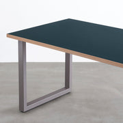 KANADEMONOのリノリウム天板(Conifer)とStoneカラーのスクエアスチール脚を組み合わせたテーブル（天板と脚）