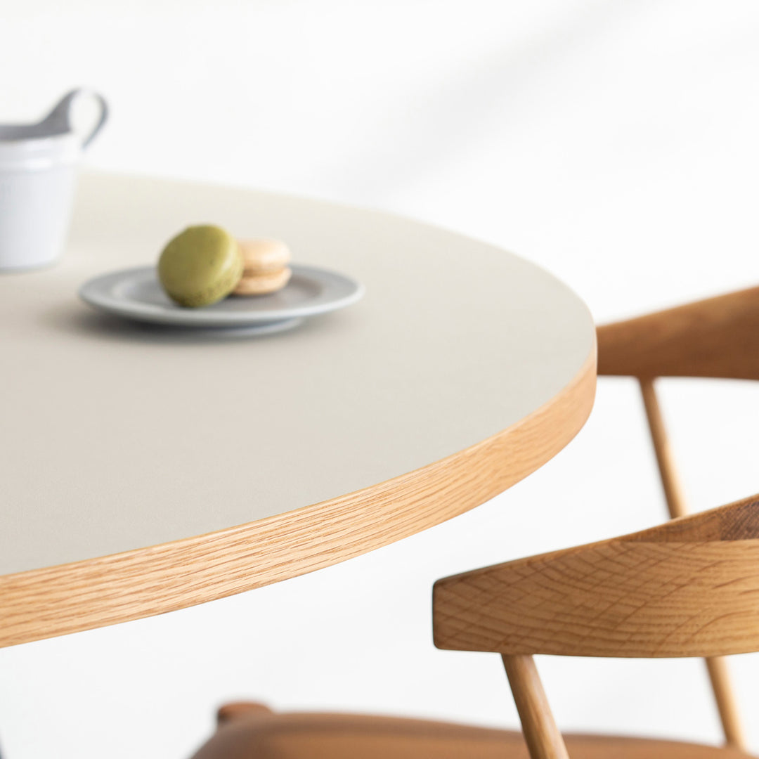 THE CAFE TABLE / 天然木シリーズ Black Steel 4pin × ラウンド