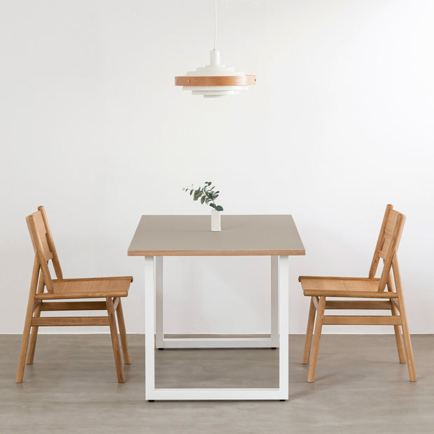 THE TABLE リノリウム ベージュ・グレー系 × White Steel – KANADEMONO