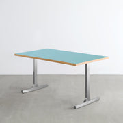KanademonoのリノリウムAquavert天板にIラインのステンレス脚を組み合わせたテーブル