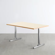 Kanademonoのリノリウムpearl天板にIラインのステンレス脚を組み合わせたテーブル