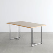 KanademonoのリノリウムPebble天板にTラインのステンレス脚を組み合わせたテーブル