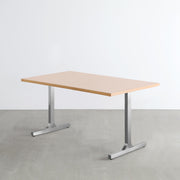 KanademonoのリノリウムPowder天板にIラインのステンレス脚を組み合わせたテーブル