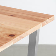 KANADEMONOの長良杉天板にトラペゾイド型のステンレス脚を合わせたシンプルで気品あるテーブル（角）