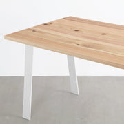 KANADEMONOの長良杉天板とマットホワイトのAライン鉄脚を組み合わせたシンプルモダンなテーブル（天板と脚）