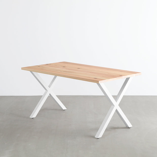 KANADEMONOの長良杉天板とマットホワイトのXライン鉄脚を組み合わせたシンプルモダンなテーブル