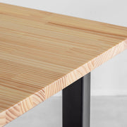 KANADEMONOのパイン材とマットブラックのレクタングル型の鉄脚を組み合わせたシンプルモダンなテーブル（天板）