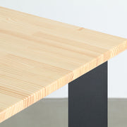 KANADEMONOのパイン材とマットブラックのスラッシュスクエア型の鉄脚を組み合わせたシンプルモダンなテーブル（天板）