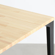 KANADEMONOのパイン材とマットブラックのソリッドピン型の鉄脚を組み合わせたシンプルモダンなテーブル（天板）