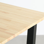 KANADEMONOのパイン材とマットブラックのトラぺゾイド型の鉄脚を組み合わせたシンプルモダンなテーブル（天板）