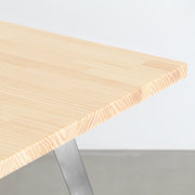 KANADEMONOのパイン天板にフラットピンステンレス脚を合わせた、シンプルで華やかさのあるテーブル（角）